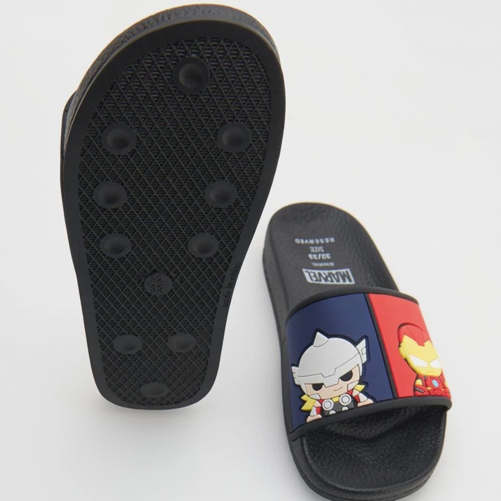 NWT Marvel Avengers Women's Slide Sandal - Picture 4 of 5